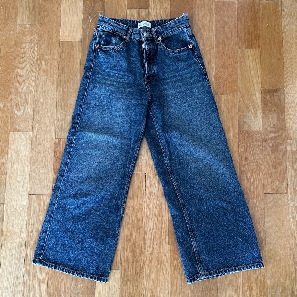 ZARA minimally distressed high waisted wide leg jeans size 36